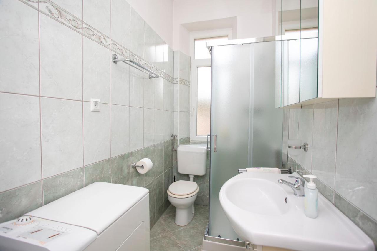 Apartman Lidija Koromačno Екстериор снимка