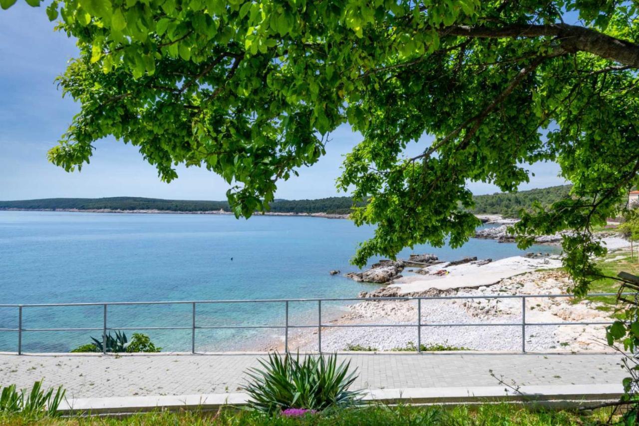 Apartman Lidija Koromačno Екстериор снимка